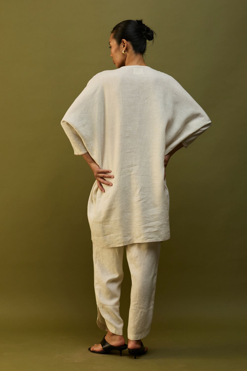 Etsu Yoke Linen Kurta Set - Off White