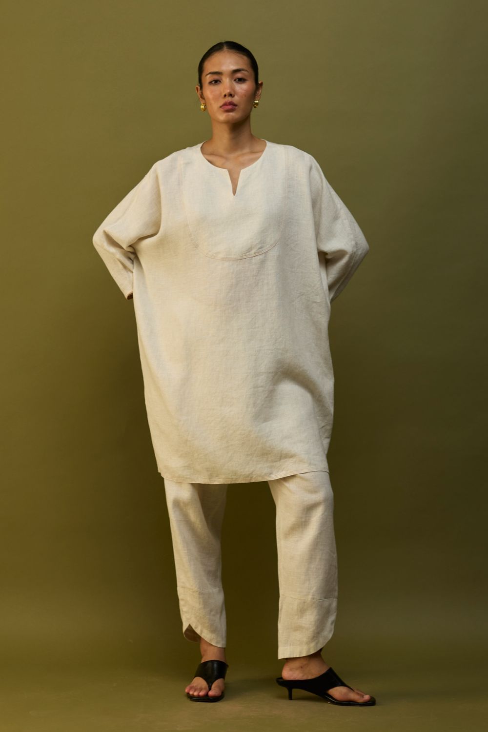 Etsu Yoke Linen Kurta Set - Off White