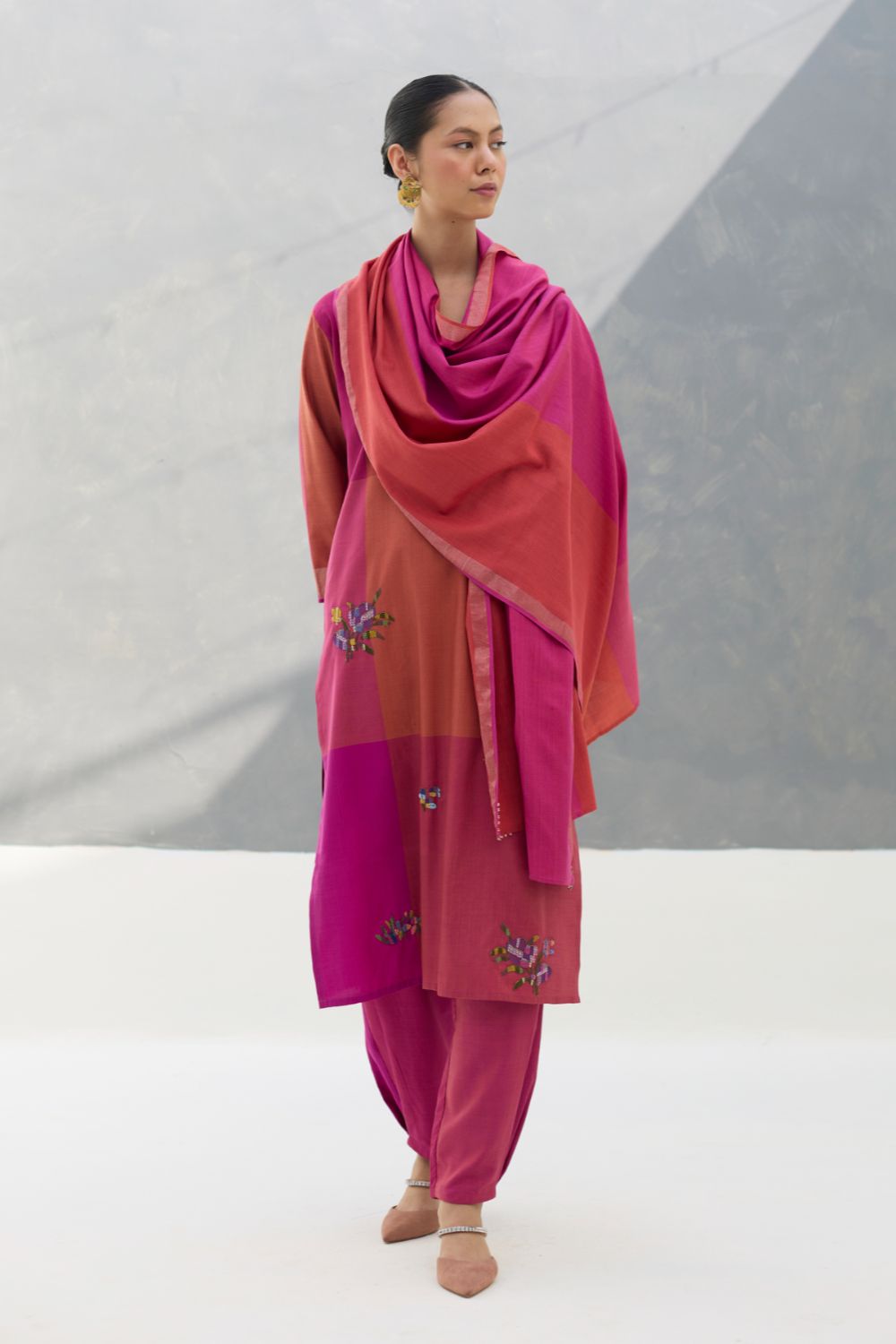 Nira Hand-Embroidered Kurta Set -  Rose