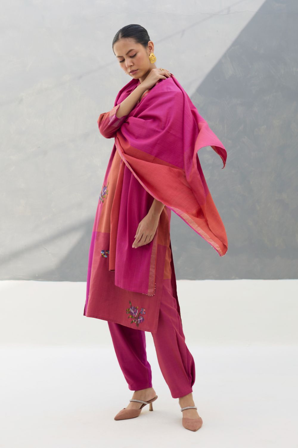 Nira Hand-Embroidered Kurta Set -  Rose