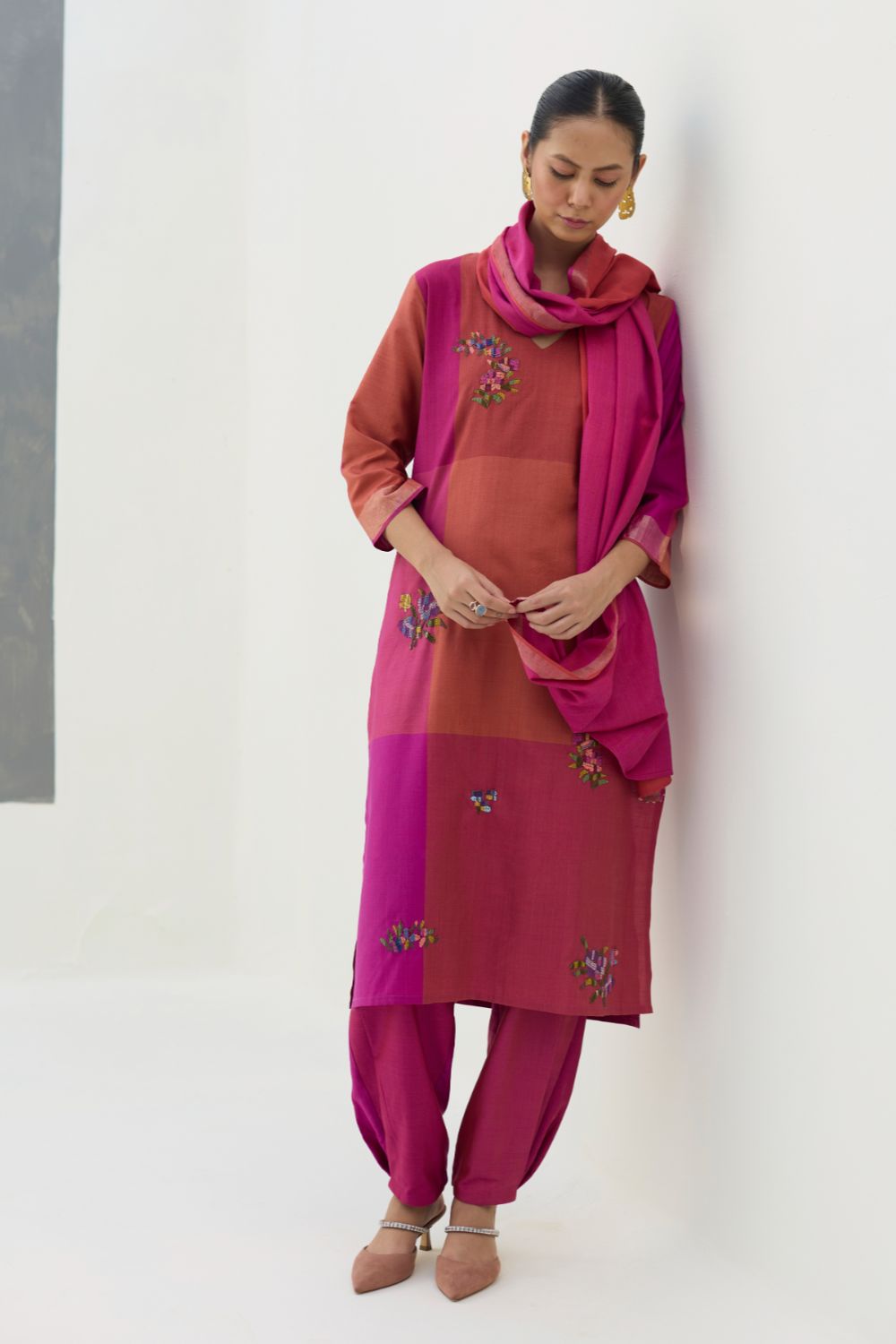 Nira Hand-Embroidered Kurta Set -  Rose
