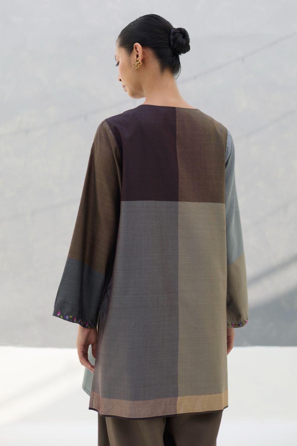 Athiya Hand-Embroidered Kurta Set - Taupe Grey