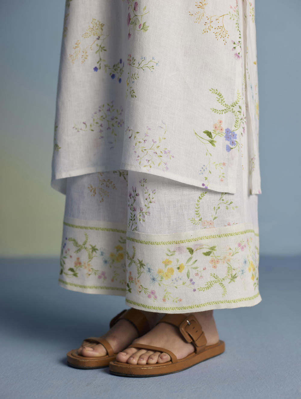 Para Hand-Embroidered Linen Kurta Set  - White
