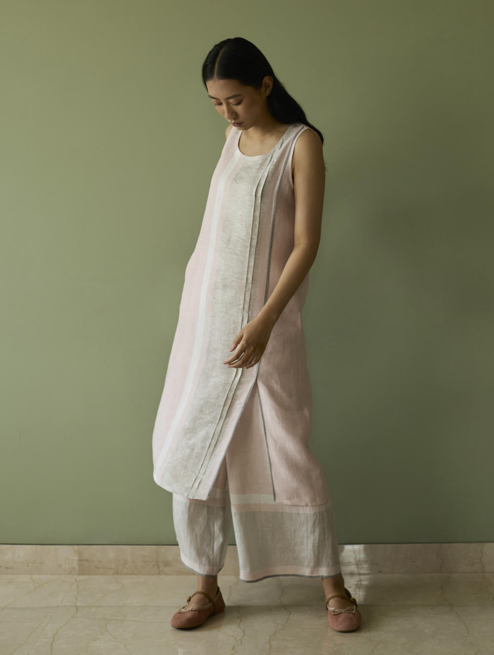 Yara Sleeveless Border Linen Kurta-Blush