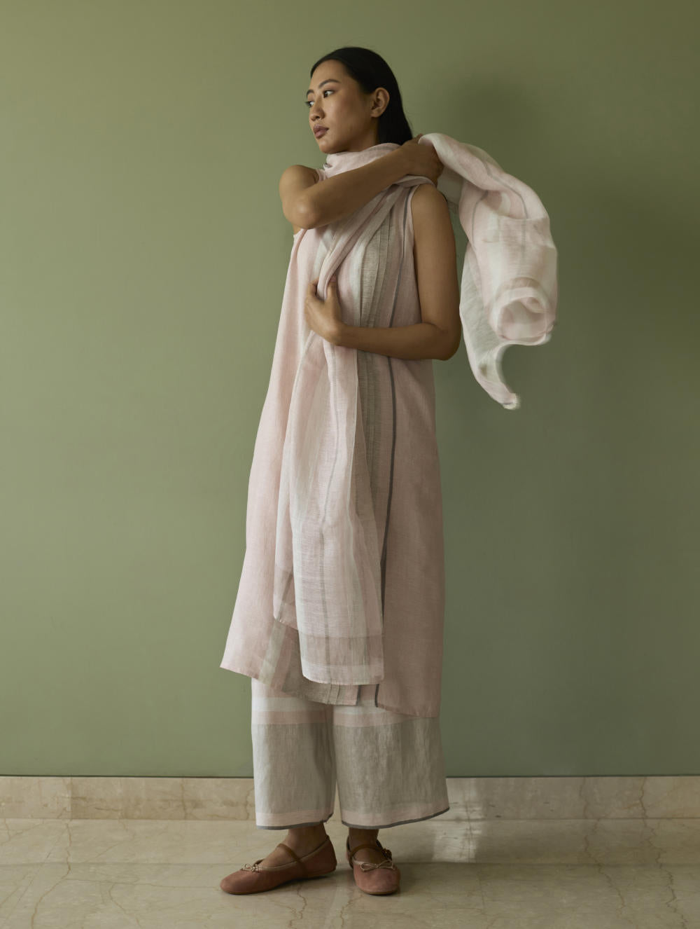 Yara Sleeveless Border Linen Kurta-Blush
