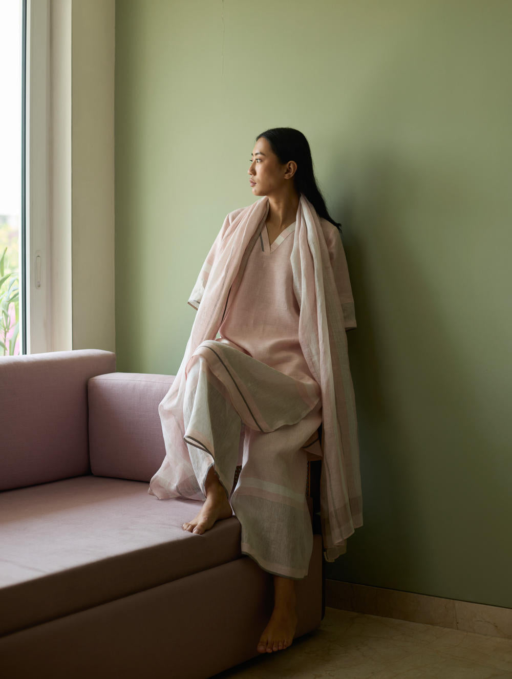 Iva Pleated Border Linen Kurta Set-Blush