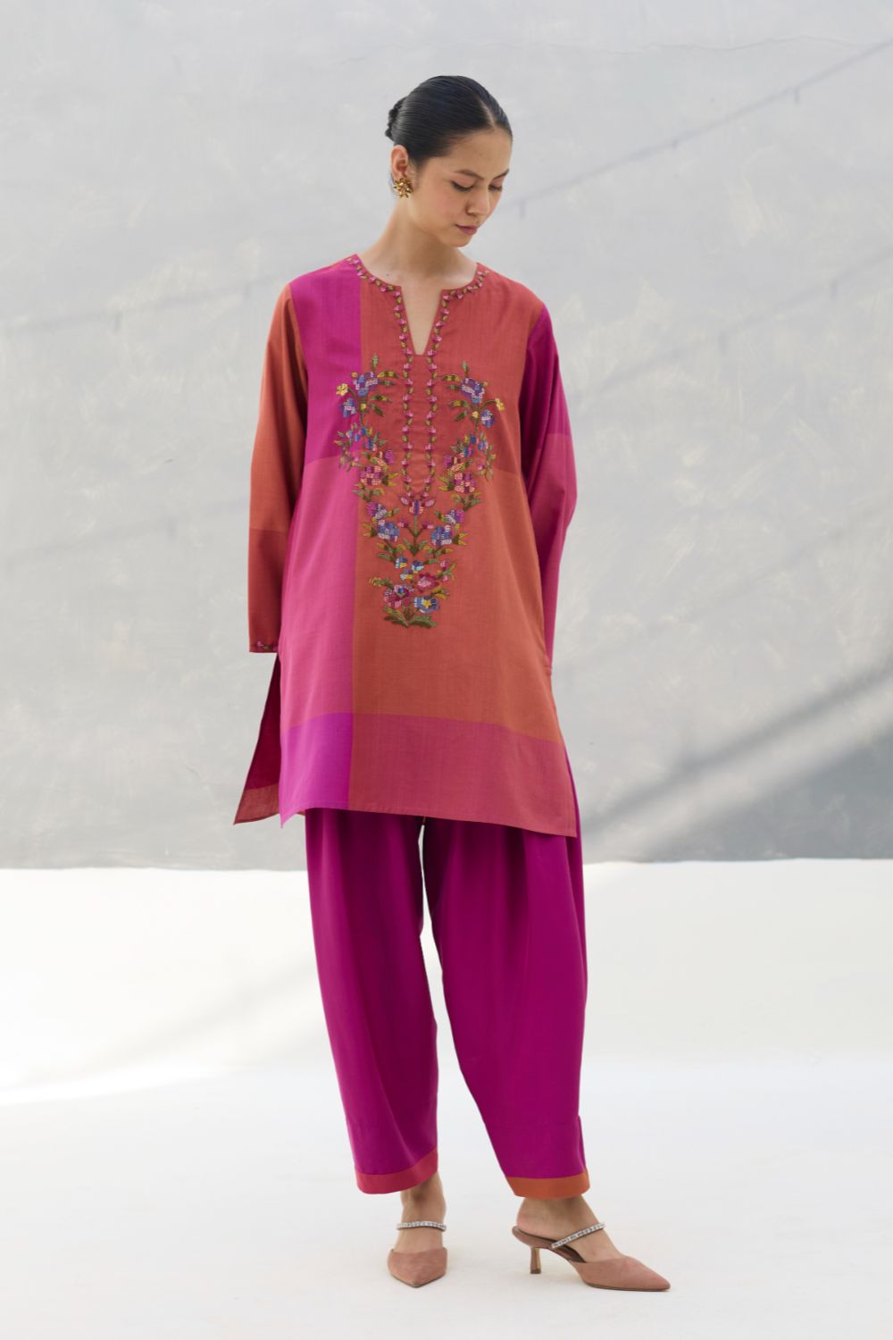 Athiya Hand-Embroidered Short Kurta - Rose