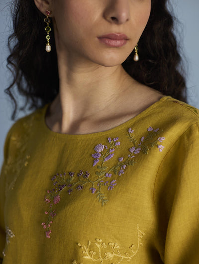 Emra Hand-Embroidered Linen Kurta Set - Ochre