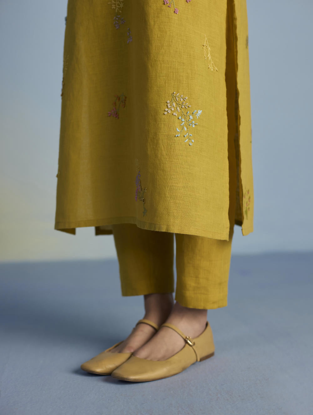 Emra Hand-Embroidered Linen Kurta Set - Ochre