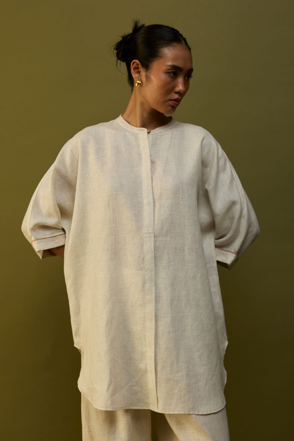 Sumire Curved Hem Linen Top - Off White