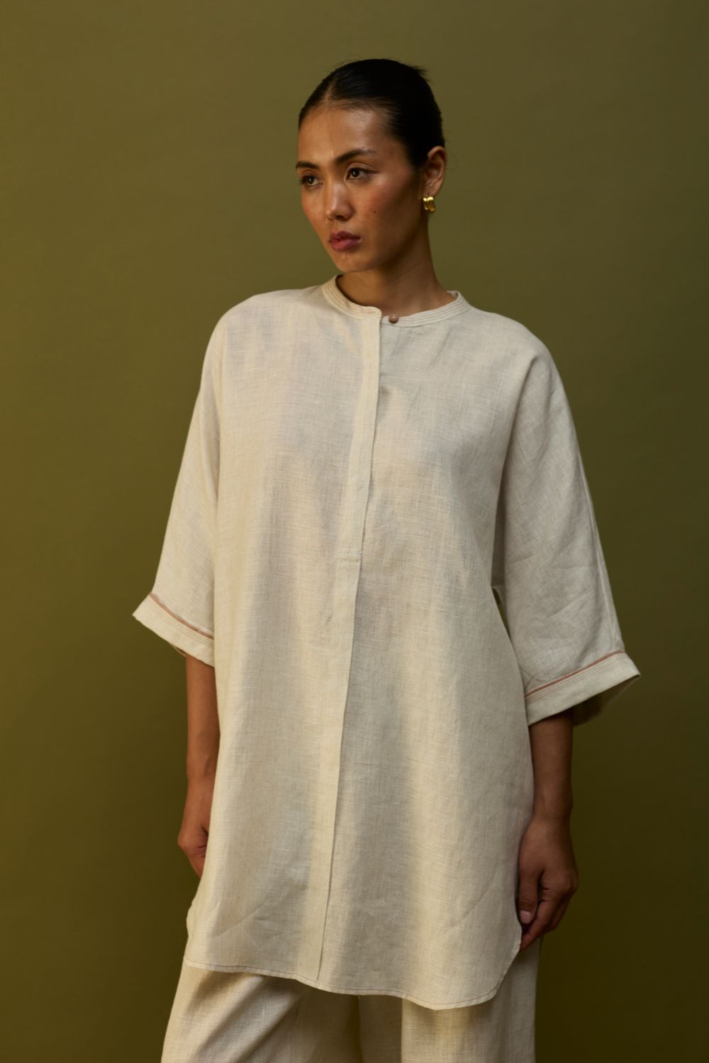 Sumire Curved Hem Linen Top - Off White