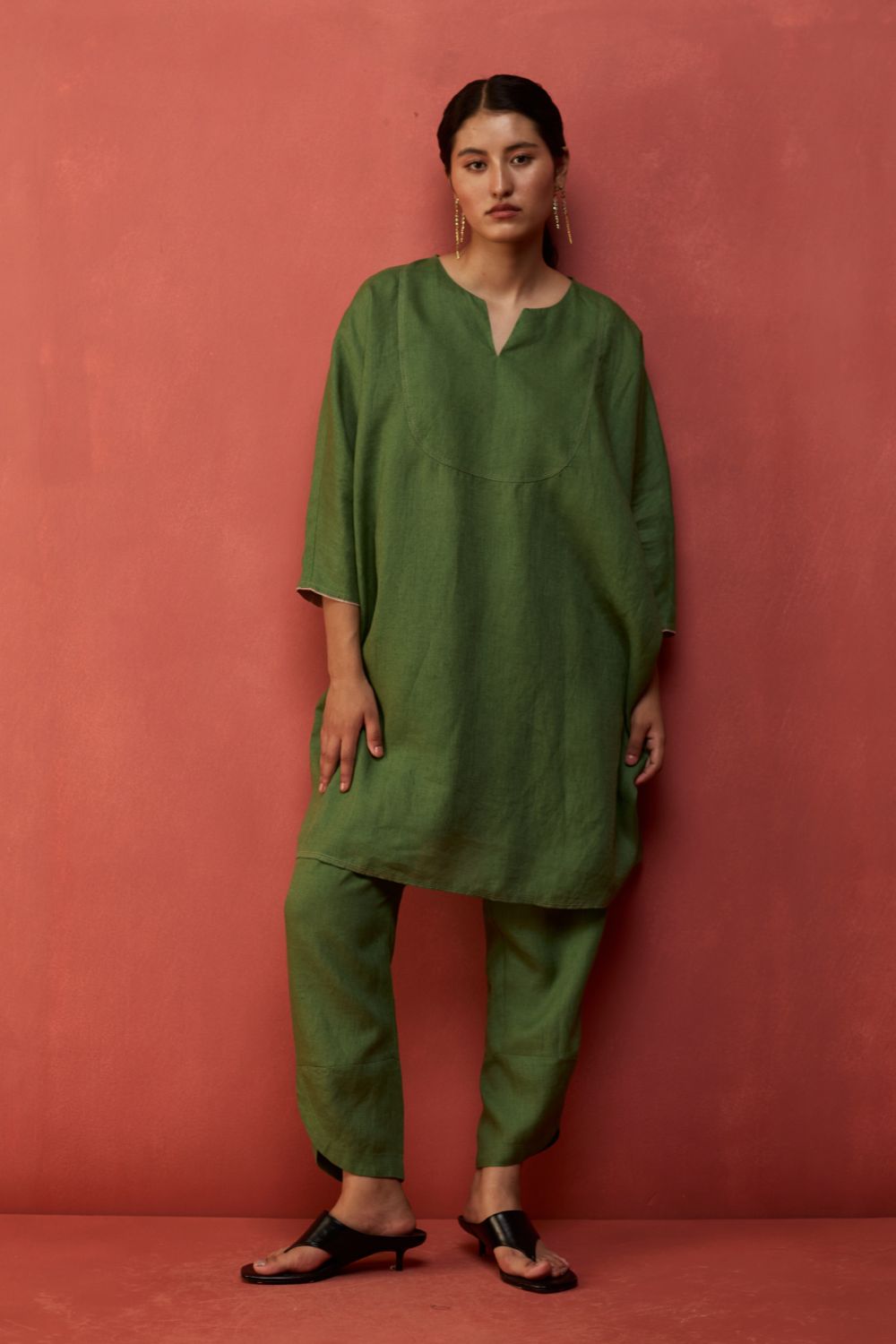 Etsu Yoke Linen Kurta - Fern Green