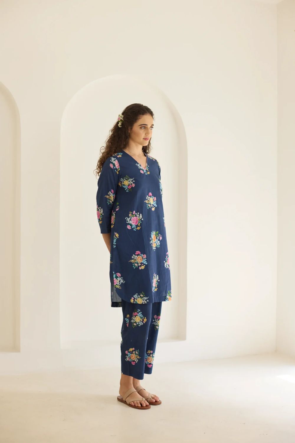 Deep Blue Floral Bunch Short Kurta Set - V neck