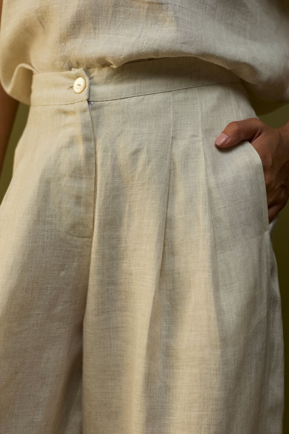 Mekko Pleated Linen Trousers - Off White