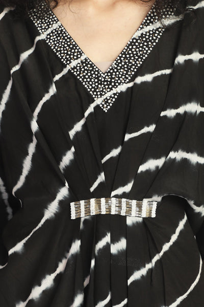 Embroidered leheriya kaftan-Black
