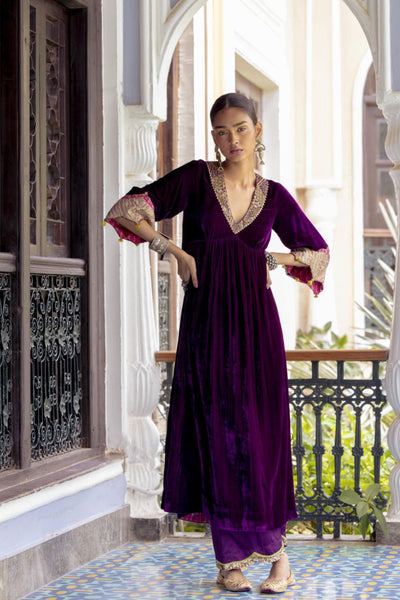 Fariba Purple Bell Sleeve Velvet Kurta Set