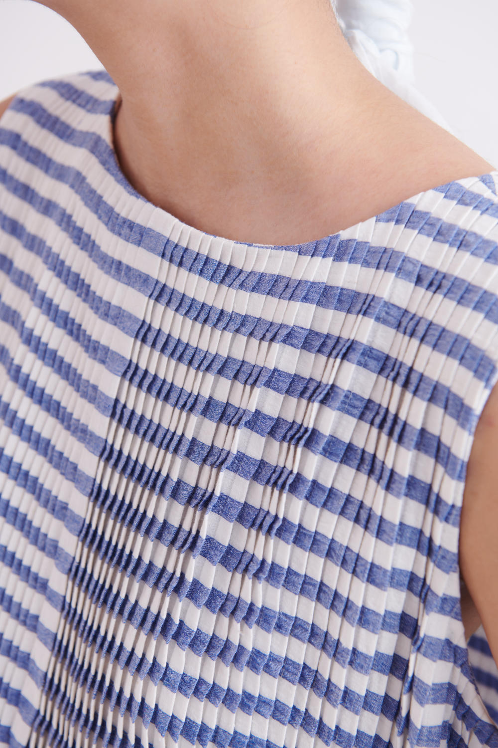Sleeveless Pin tucks Dress in Blue Stripes