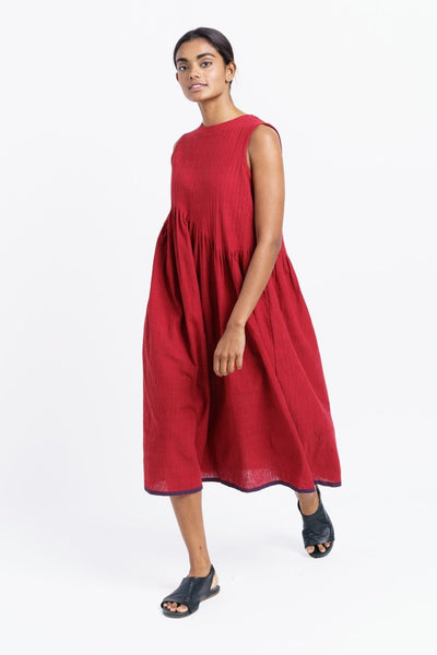 Red pleated midi dress - Red