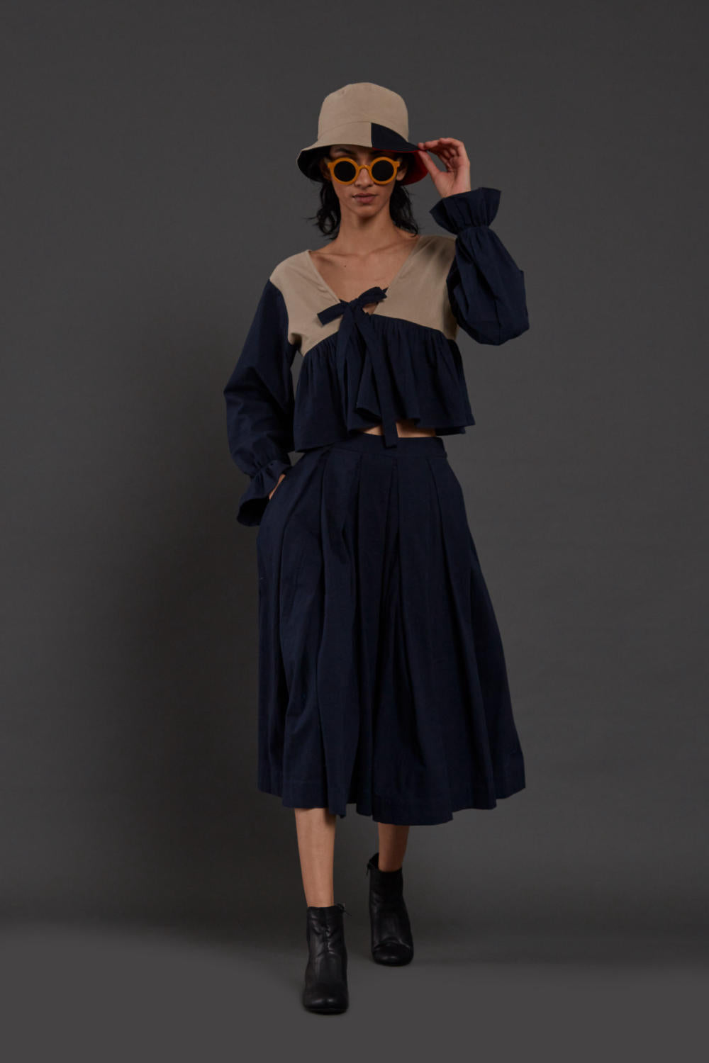 Navy Blue & Beige Bow Set