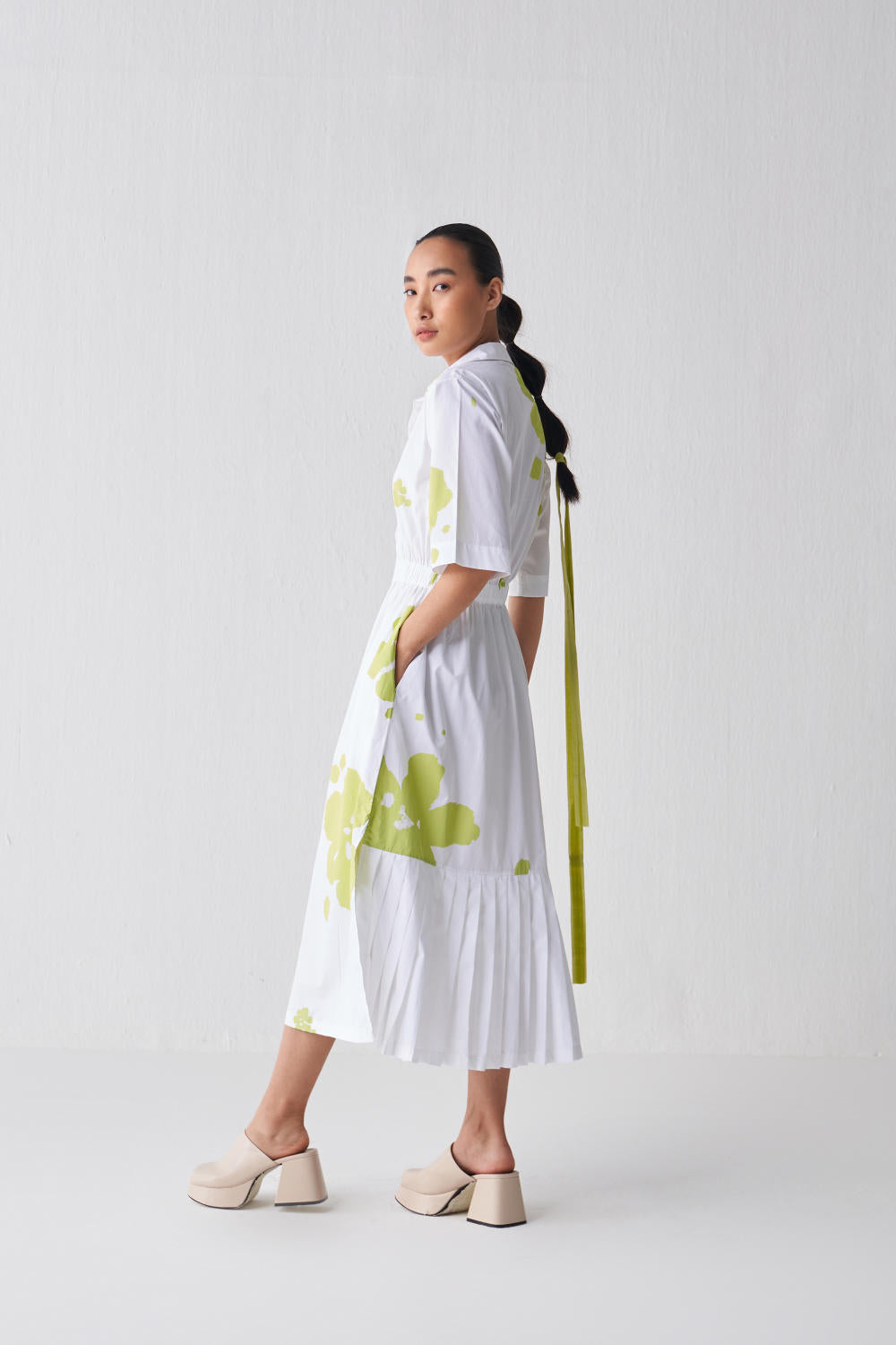 COLLARED SIDE ELASTIC WAIST DRESS