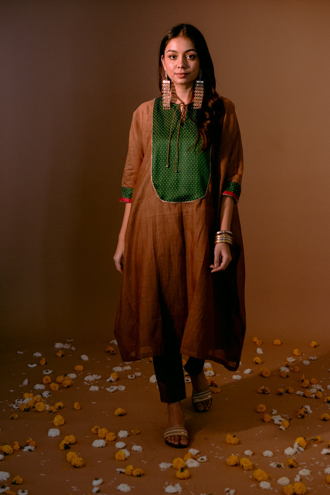 Maahi Set In Brown