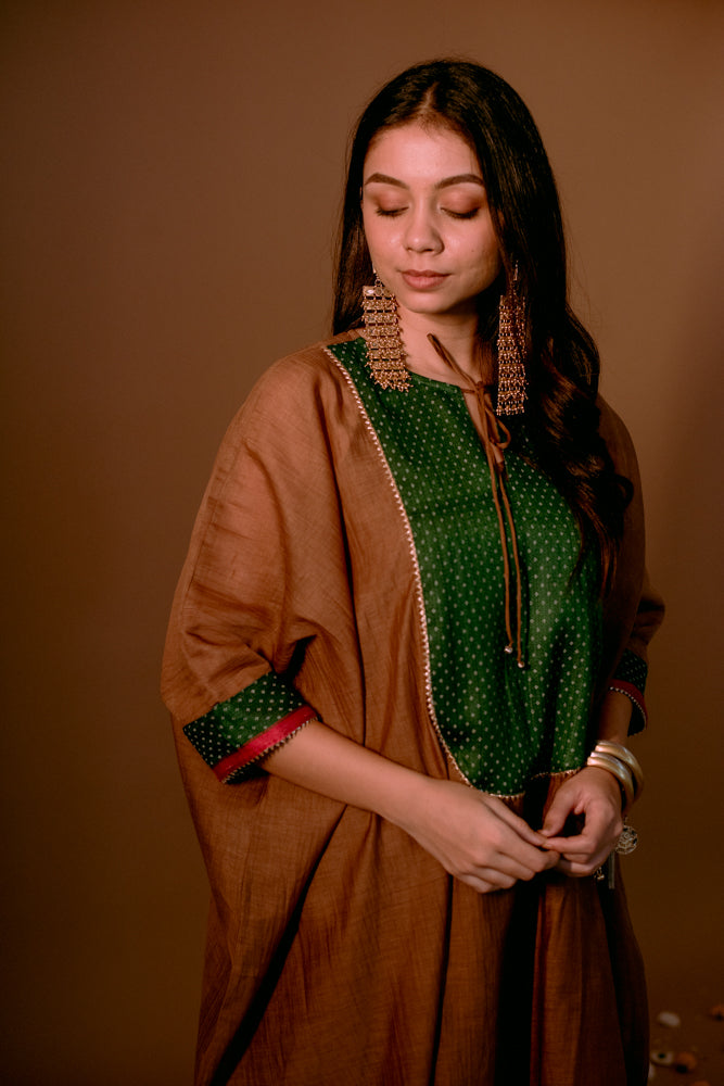 Maahi Set In Brown