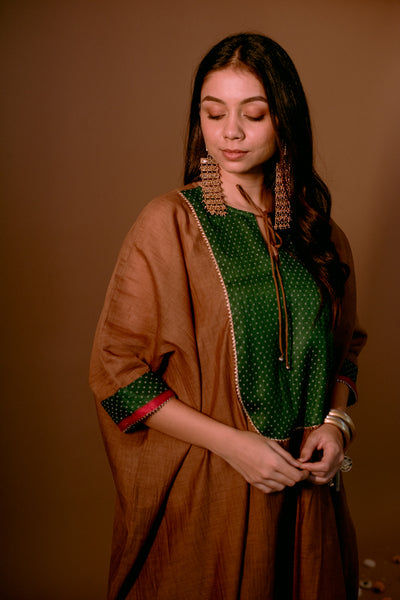 Maahi Set In Brown
