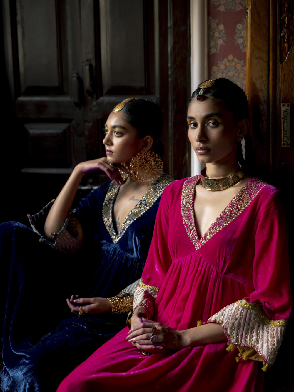 Fariba Hot Pink Bell Sleeve Velvet Kurta Set