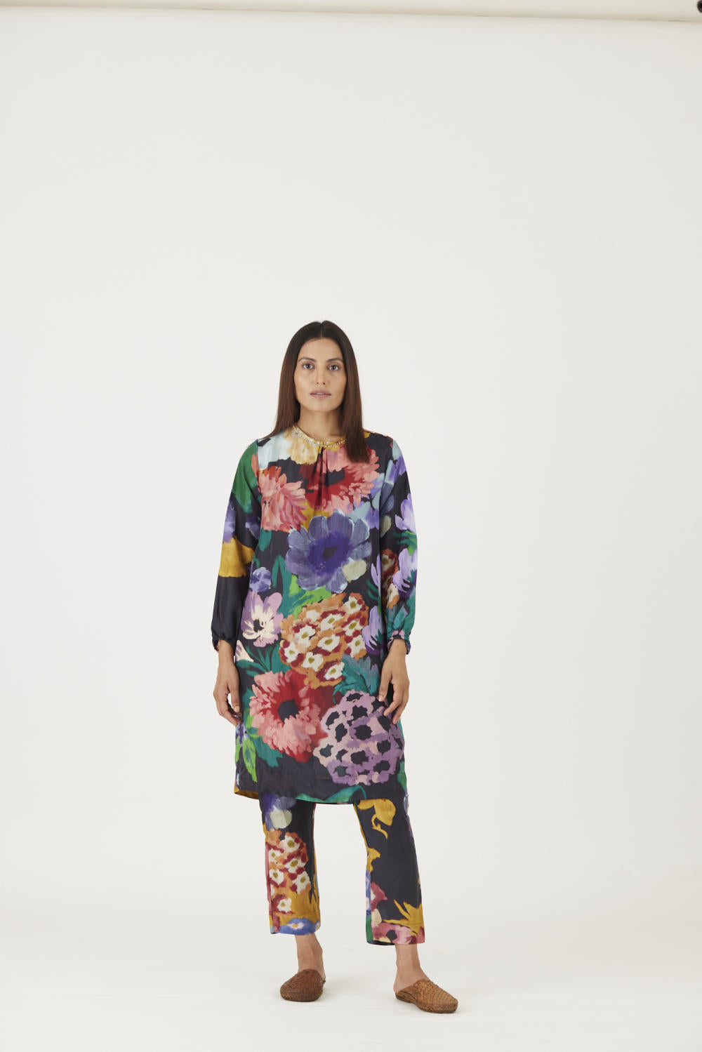 FARAH BLACK KURTA SET