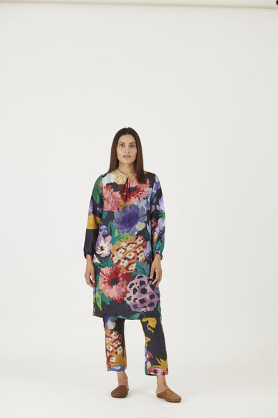 FARAH BLACK KURTA SET