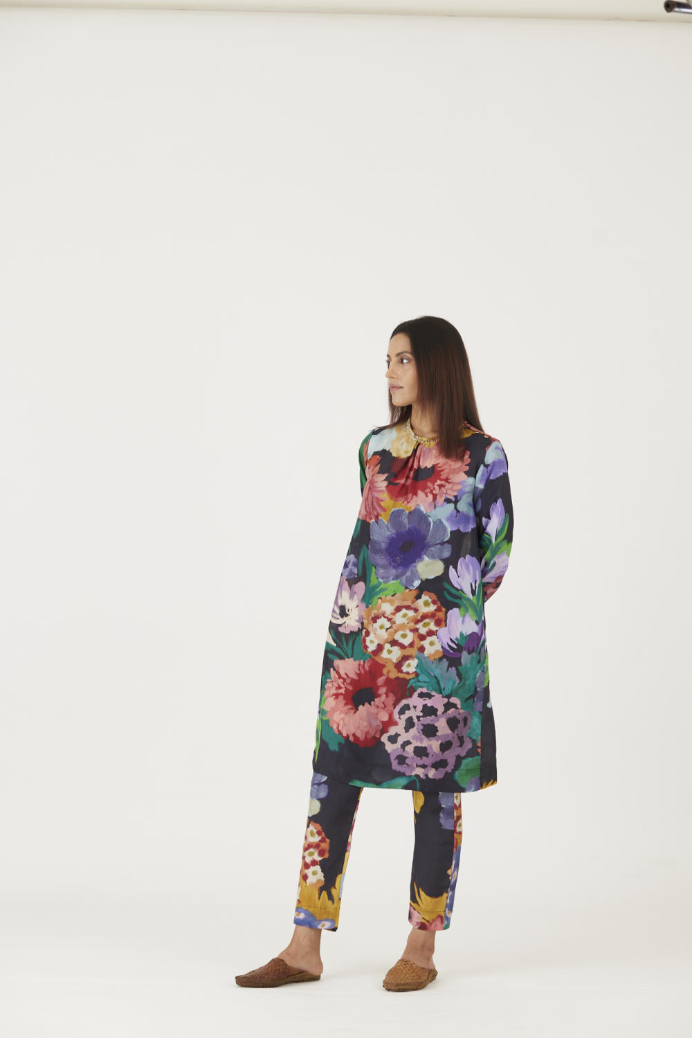 FARAH BLACK KURTA SET
