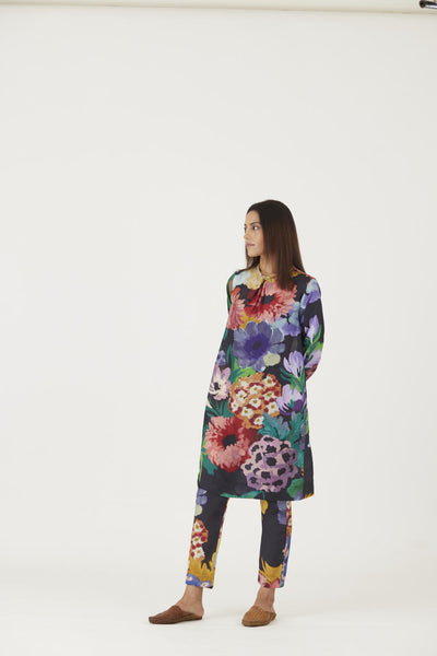 FARAH BLACK KURTA SET