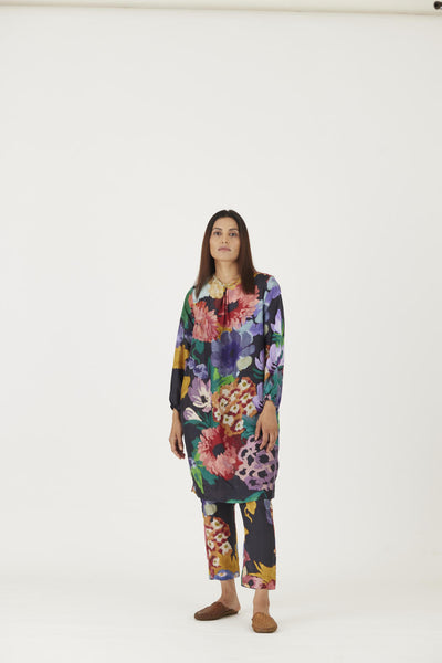 FARAH BLACK KURTA SET
