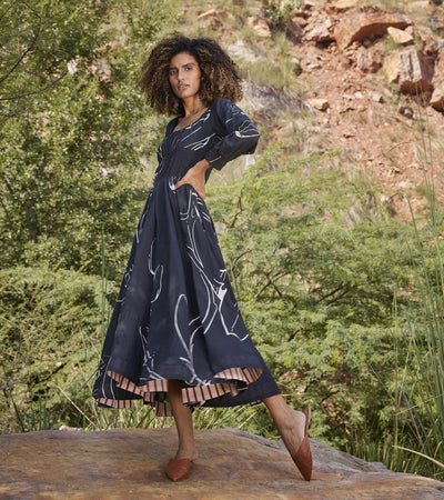 Under Her Gaze Midi Dress