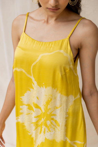 Hibiscus on a date dress - yellow