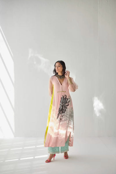 NUDE PINK SIDE FLOWER KURTA SET