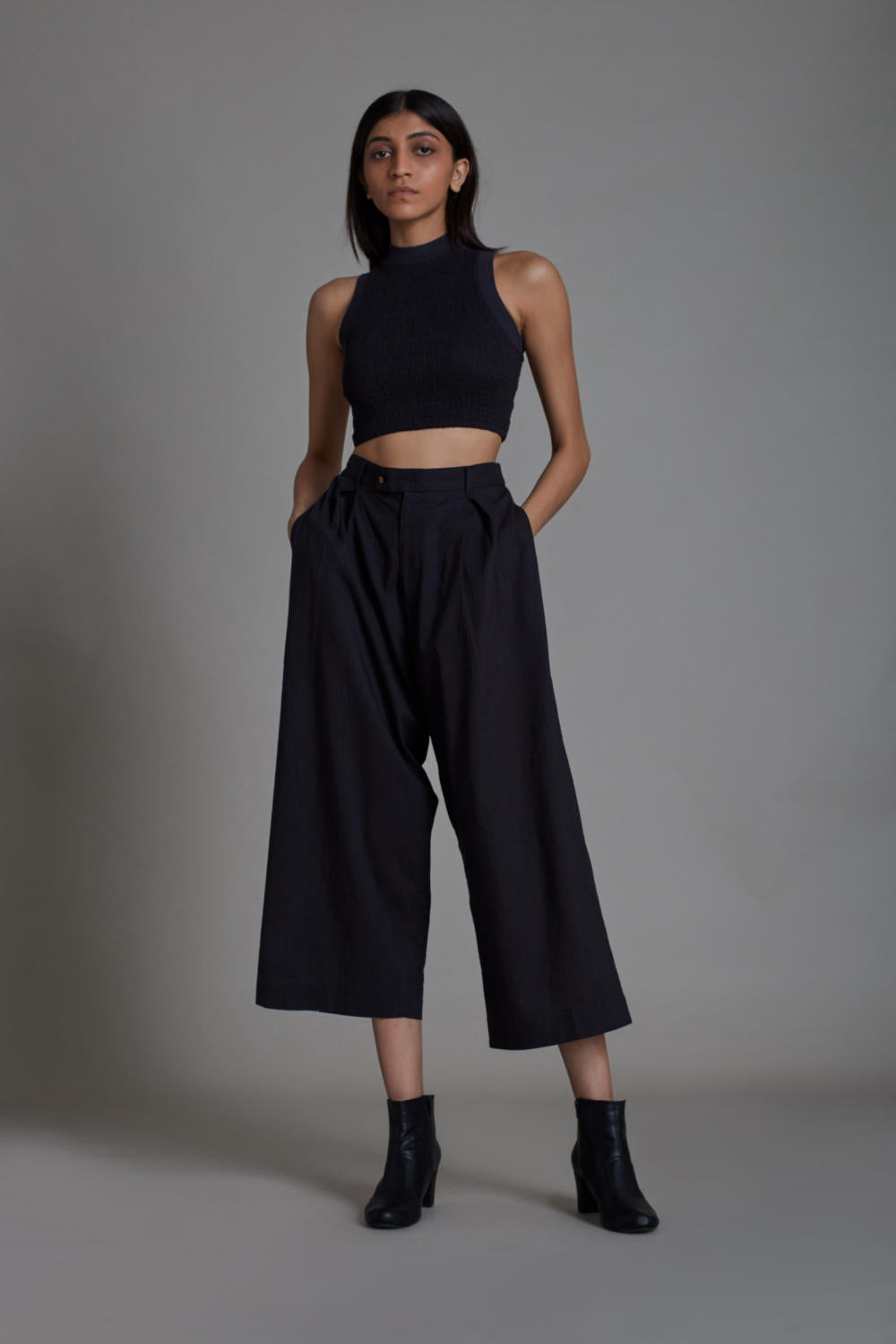 SMOCKED TOP & SOLITAIRE PANTS - BLACK