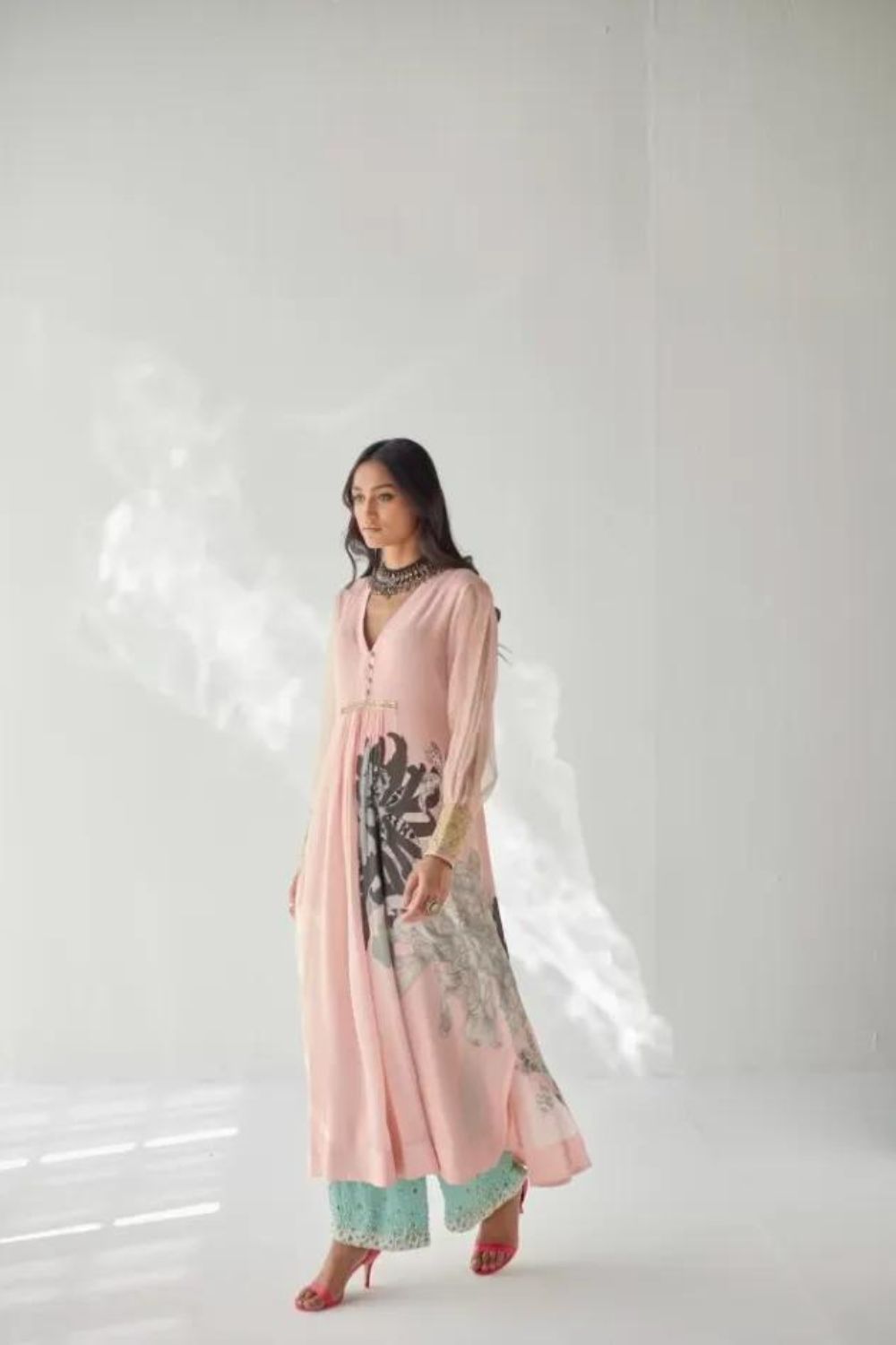 NUDE PINK SIDE FLOWER KURTA SET