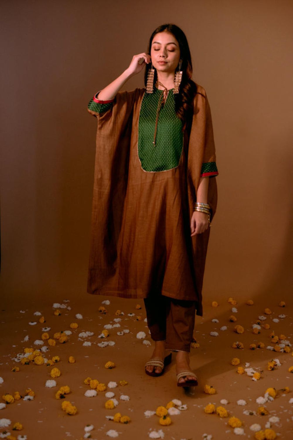 Maahi Set In Brown