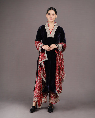 Aasma Kurta Canvas & Weaves