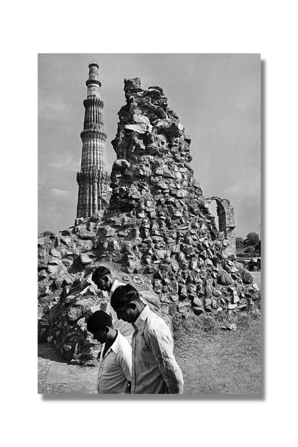 At Qutub Minar Raghu Rai 