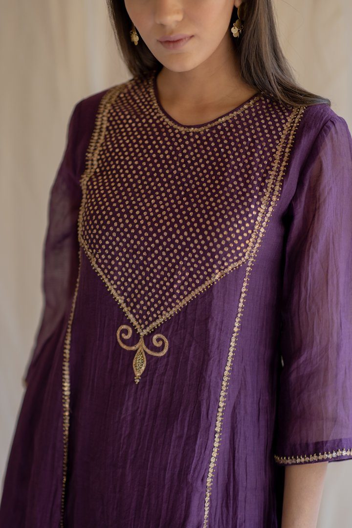 Aubergine Fridaus Abho and Izaar Fashion Nirjara