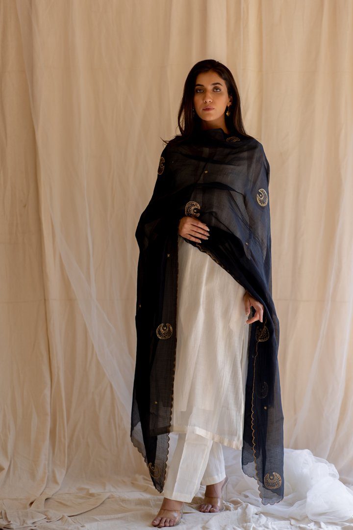 Black Chaand Odhani Fashion Nirjara