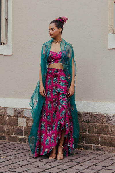 Gajner Silk Set With Cape Fashion JodiLife
