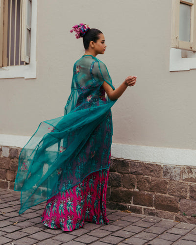 Gajner Silk Set With Cape Fashion JodiLife