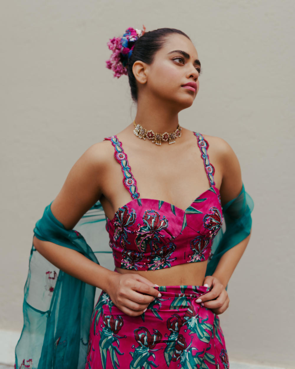 Gajner Silk Set With Cape Fashion JodiLife XXS Blouse