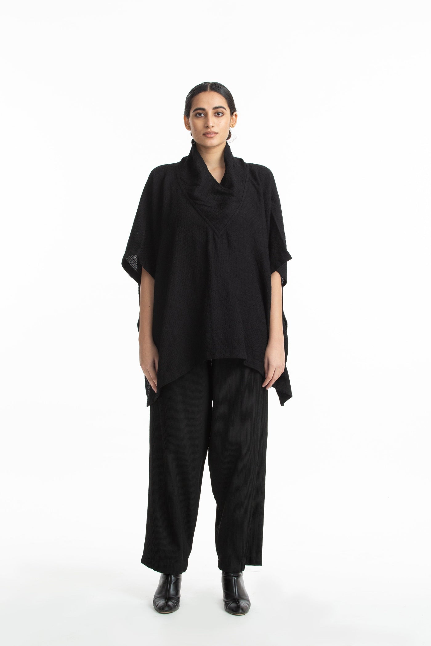 Handwoven Black Marino Wool Cape Fashion Akaaro