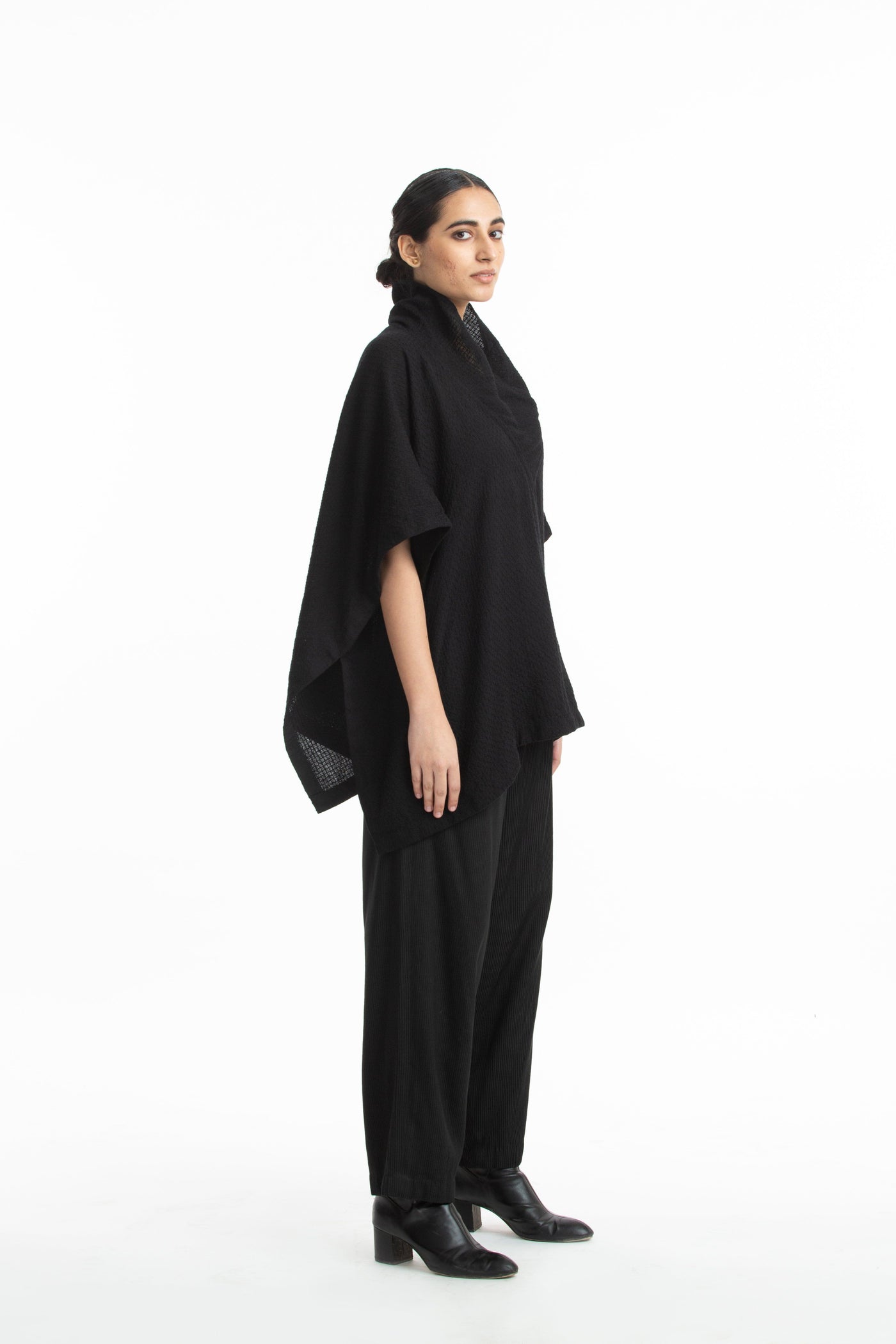 Handwoven Black Marino Wool Cape Fashion Akaaro