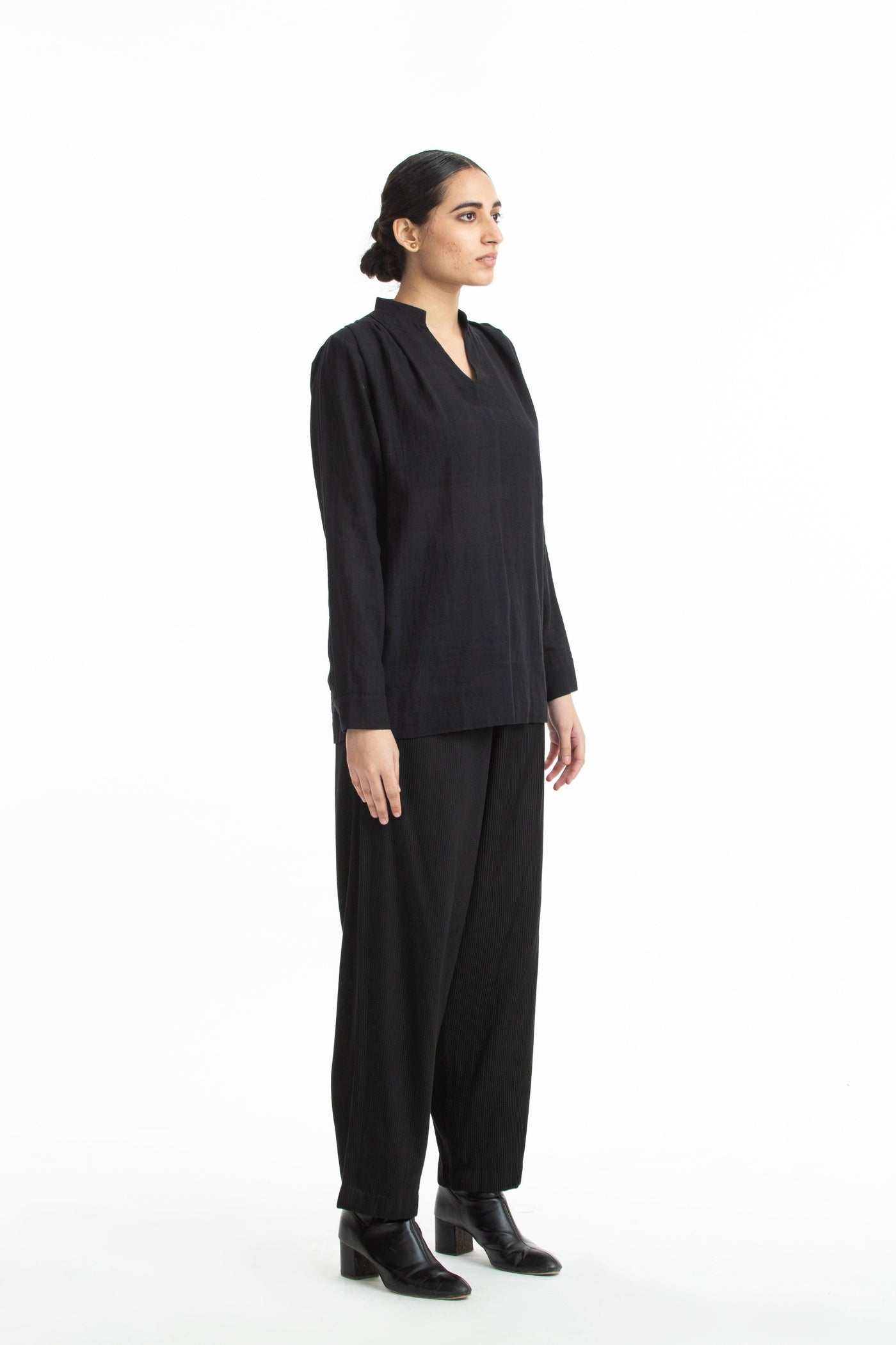 Handwoven Collared Black Cotton Top Fashion Akaaro