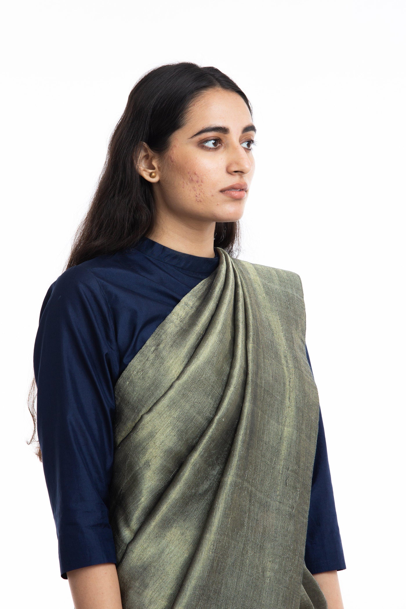Handwoven Gold Crack Metallic Saree Fashion Akaaro